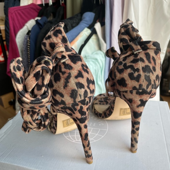 Cheetah print strapy heels - Picture 6 of 8